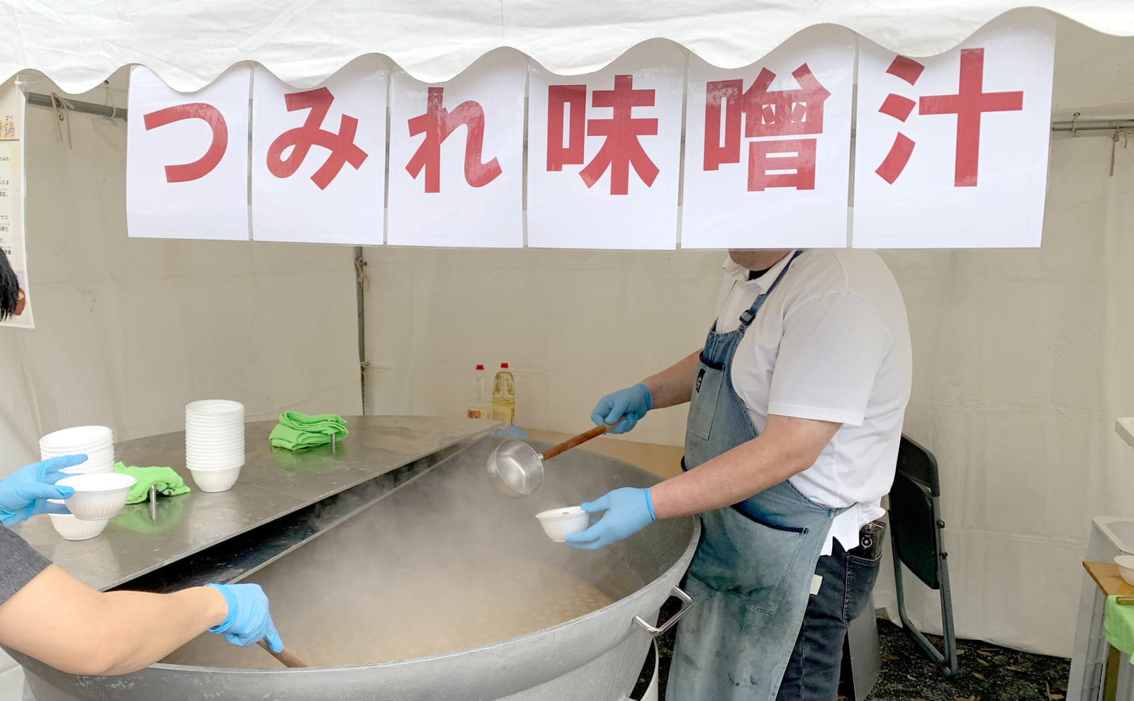 大鍋のつみれ味噌汁